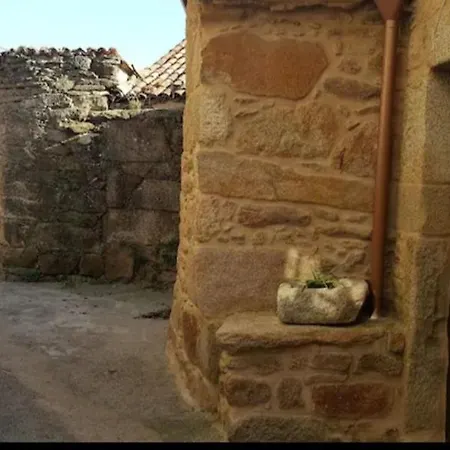 Casa De Canteiro Louro - Muros