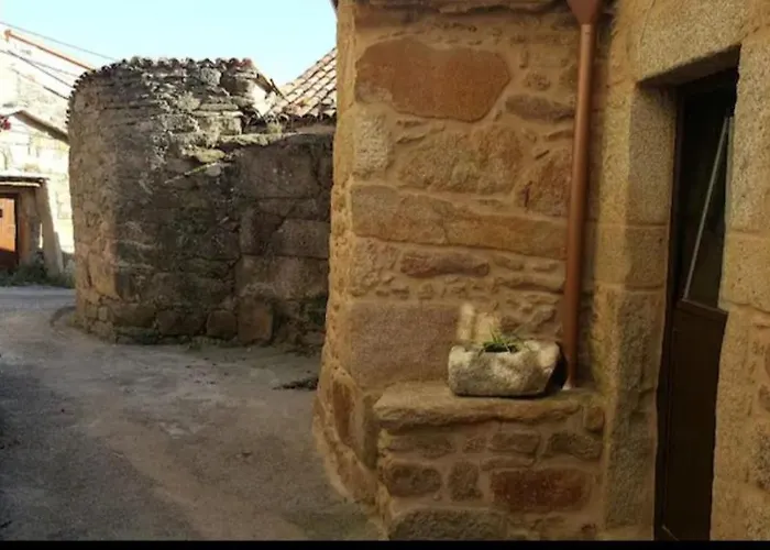 Casa De Canteiro Louro - Muros