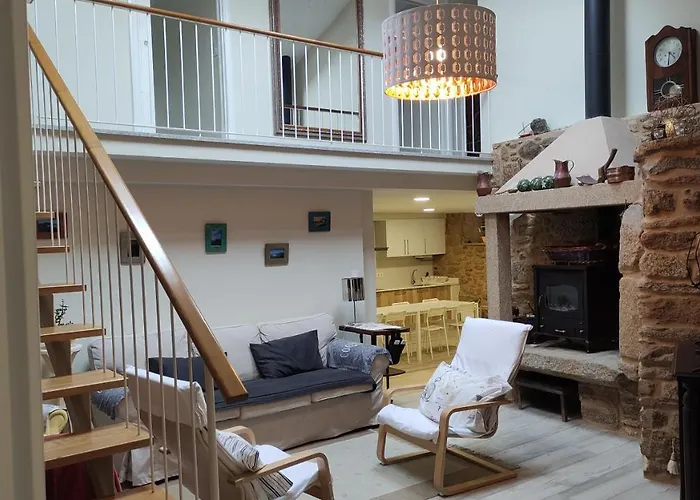 Casa De Canteiro Louro - * Muros